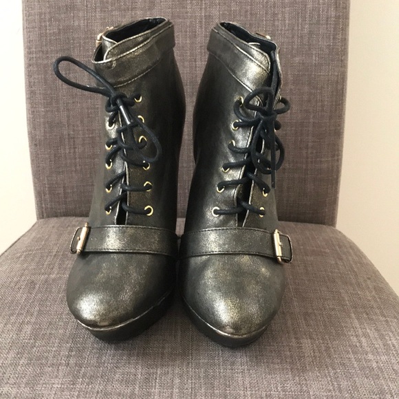 Colin Stuart Gold & Green Wedge - Picture 2 of 4